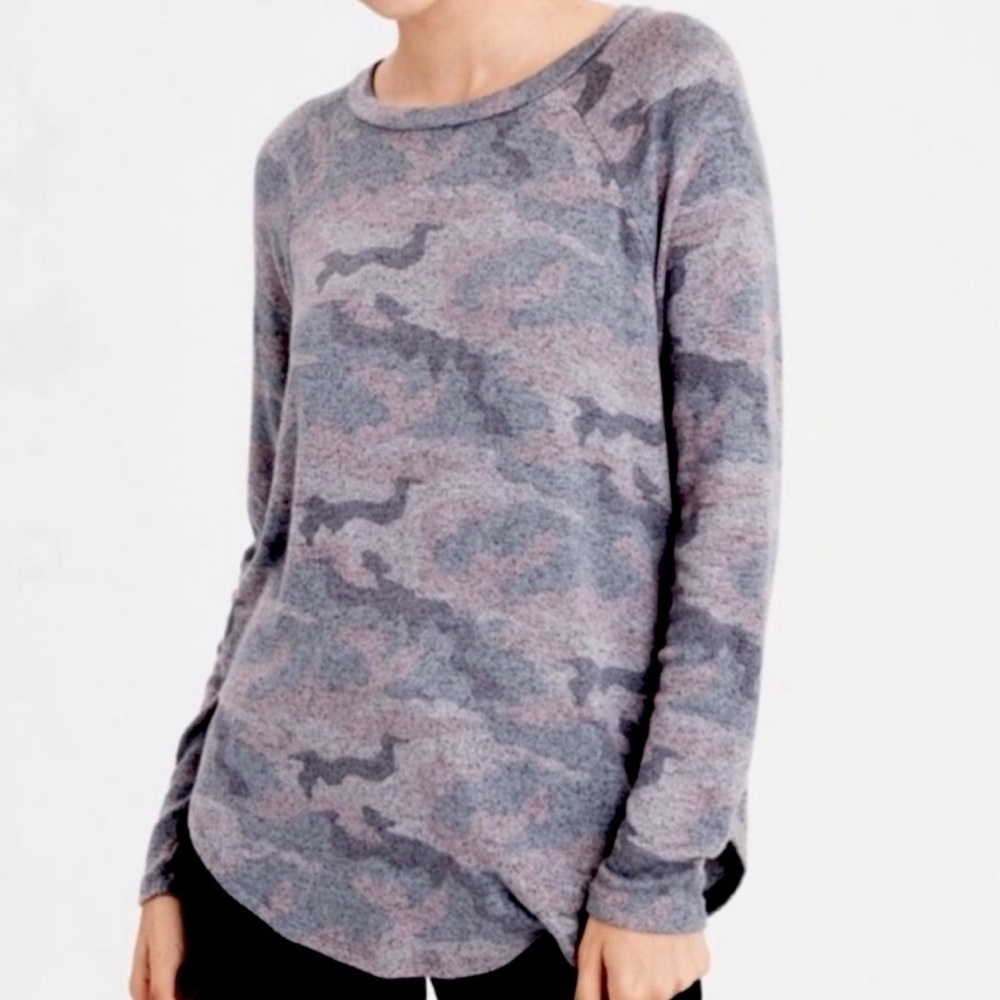 American Eagle Soft & Sexy Plush Long Sleeve T-Shirt Size Small